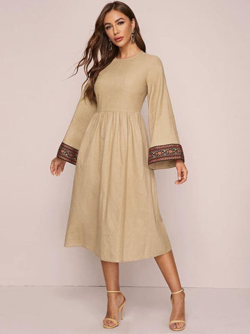 Contrast Embroidered Tape Cuff Dress - takostyle