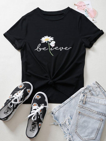 Floral And Letter Graphic Tee - takostyle