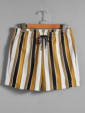 Men Drawstring Waist Pocket Patched Striped Shorts