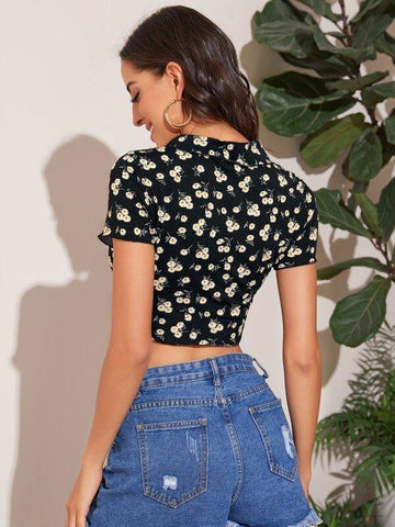 Daisy Print Button Front Collared Crop Top - takostyle